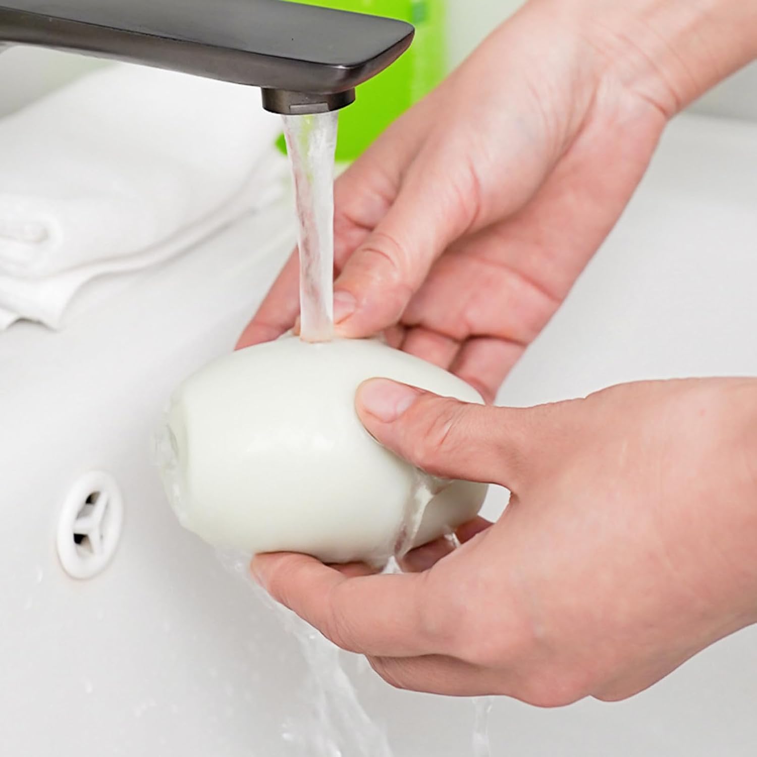 Nexova™ Portable Hair Remover - Painless Fabric & Clothing Defuzzer